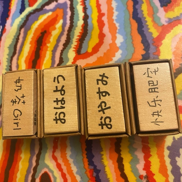 Rubbers stamps with ink pads and carrying case. - Picture 4 of 5